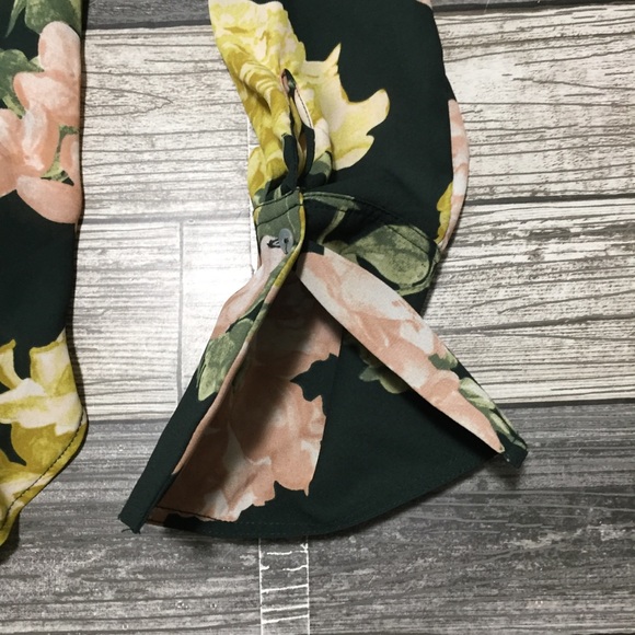 H&M Conscious Floral Blouse Women’s 8 Green Semi Sheer Long Line Button Front. - Picture 9 of 12